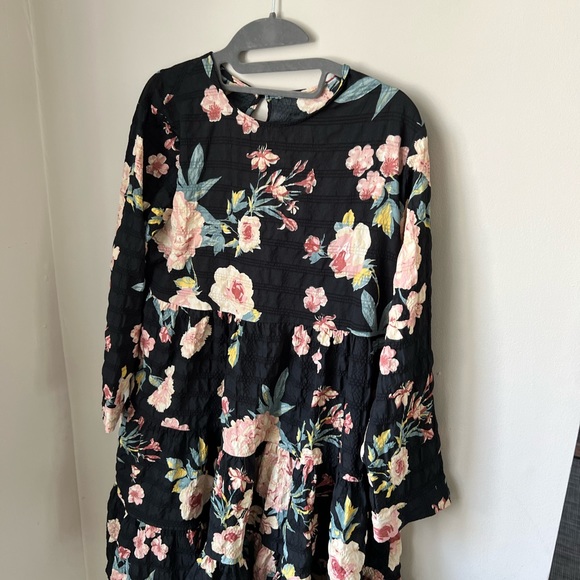 Zara Floral Tiered Dress - Picture 3 of 4
